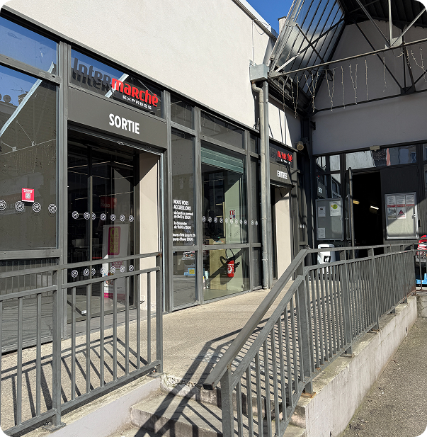 Photo Photo de l'entrée du magasin Intermarché Magenta Villeurbanne